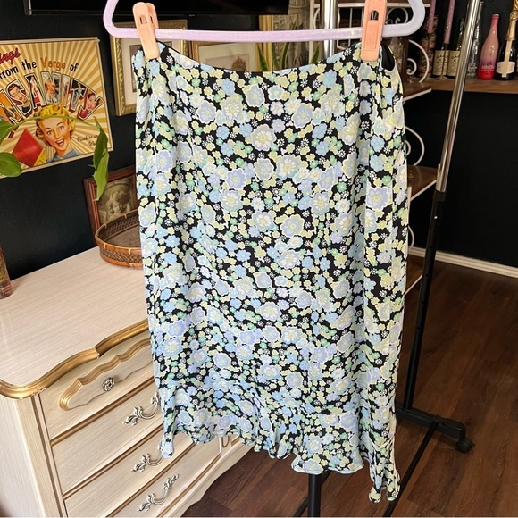 Vintage Silk Floral Skirt with Ruffle Hem - Picture 8 of 8